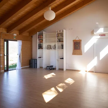 Buon Vento, La Casa Dei Millefiori Un Magico Bouquet A Gubbio, Italy *