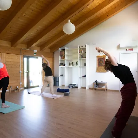 別荘 Buon Vento, La Casa Dei Millefiori Un Magico Bouquet A Gubbio, Italy *