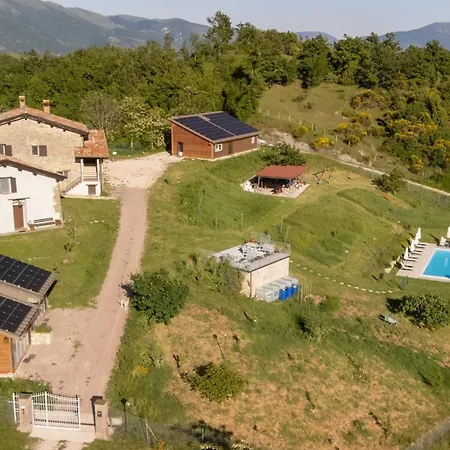Buon Vento, La Casa Dei Millefiori Un Magico Bouquet A Gubbio, Italy 別荘 グッビオ