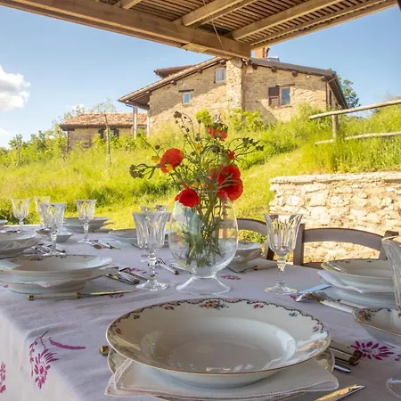 Buon Vento, La Casa Dei Millefiori Un Magico Bouquet A Gubbio, Italy *