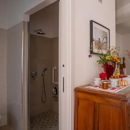 別荘 Buon Vento, La Casa Dei Millefiori Un Magico Bouquet A Gubbio, Italy *